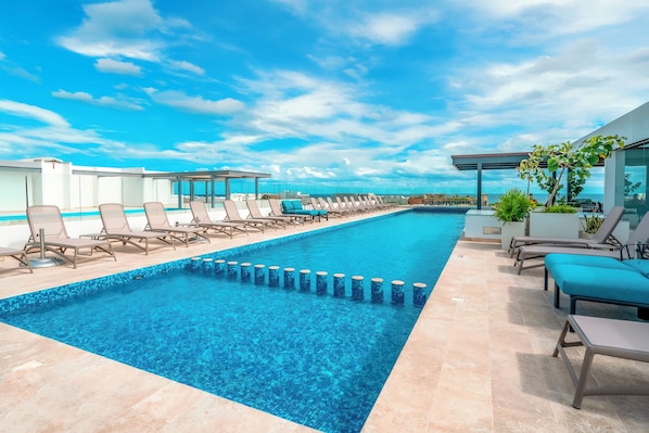 Outdoor pool - 2 BR Condo - Rooftop Pool At Ipanema 504 (Playa del Carmen)