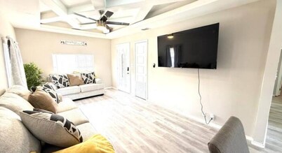 Tiny Party House/Above Ground Pool/Backyard Fun!