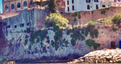 Camera matrimoniale con terrazza e vista mare