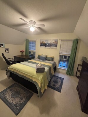 3 soverom, strykejern/-brett, wi-fi og sengetøy