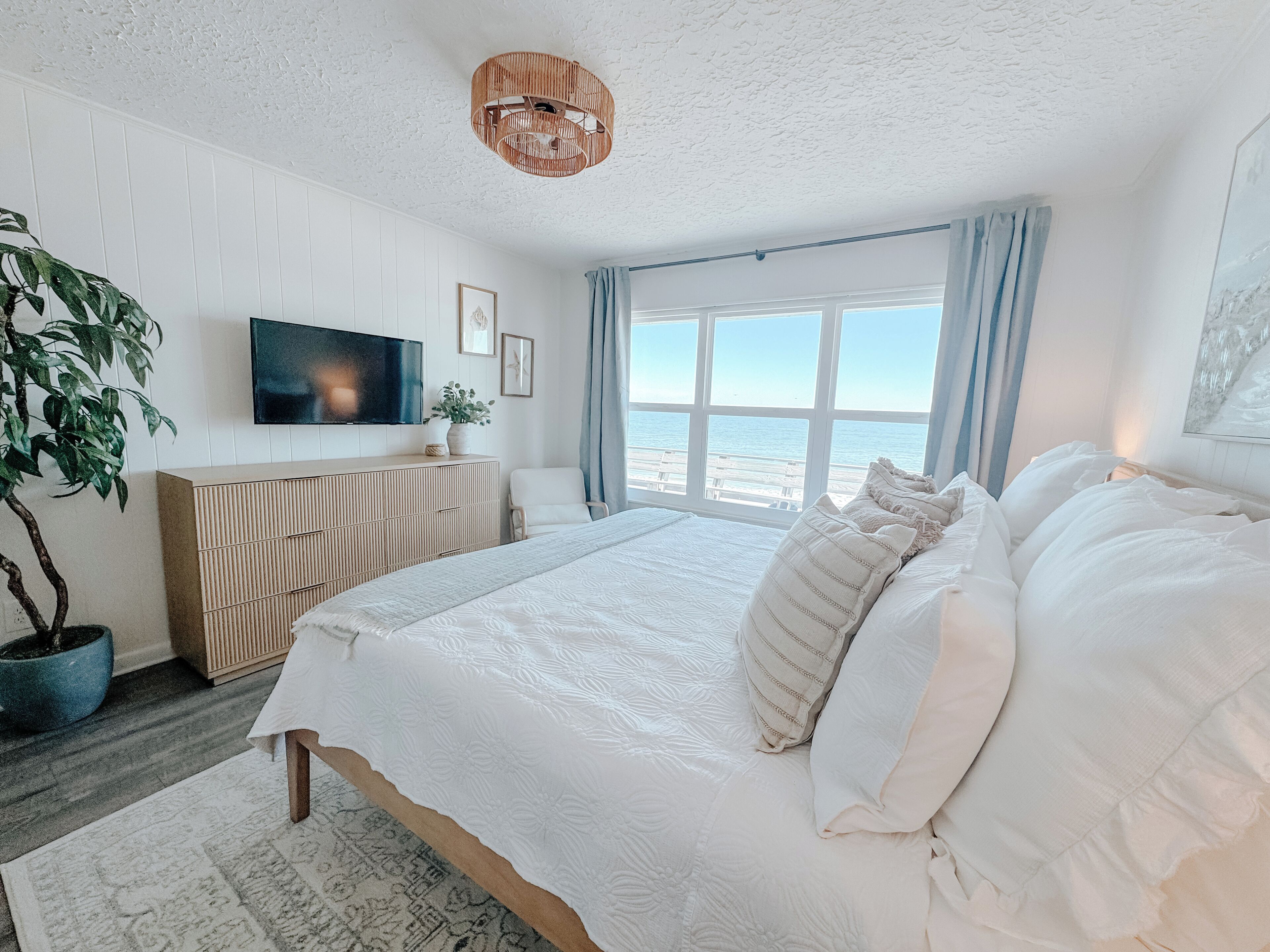 4 habitaciones, escritorio, tabla de planchar con plancha y wifi gratis 