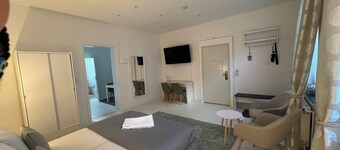 City Studio Apartment. Close to everything! On the ground floor. First floor