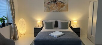 City Studio Apartment. Close to everything! On the ground floor. First floor