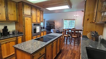 Microwave, oven, stovetop, dishwasher