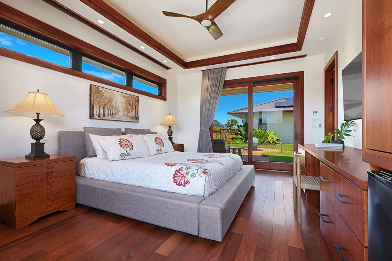 6 室のベッドルーム、デスク、アイロン / アイロン台、旅行用ベビーベッド