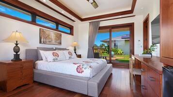 6 bedrooms, desk, travel crib, WiFi