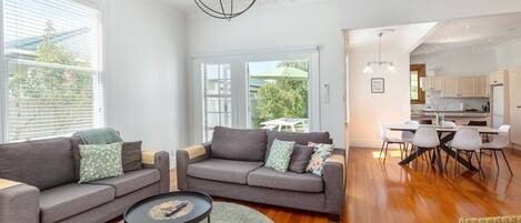 Smart-tv en een open haard