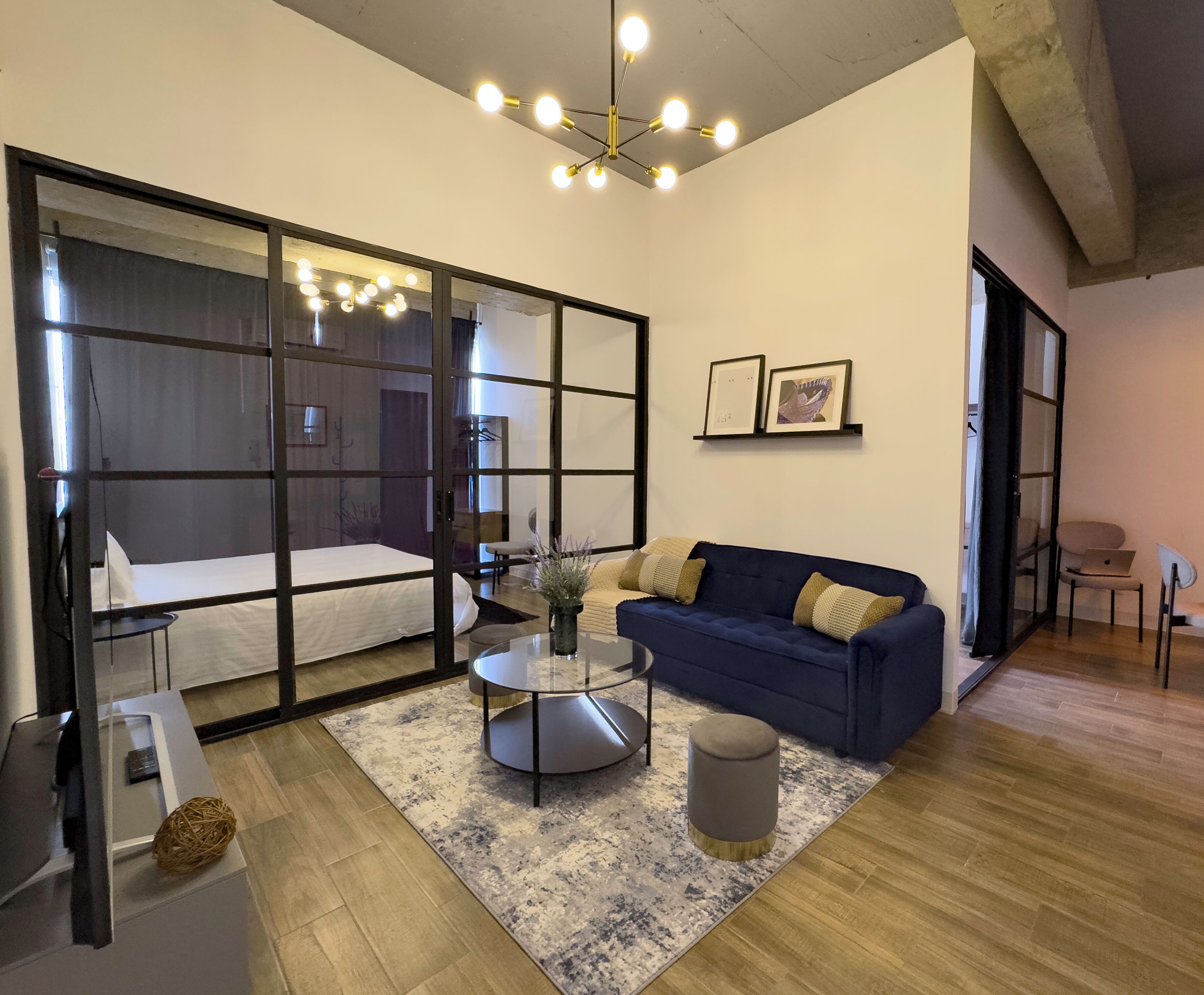 2 間睡房、可攜式嬰兒床、Wi-Fi