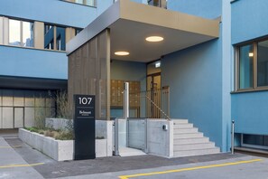 Property entrance - Belmont Residences (Opfikon)