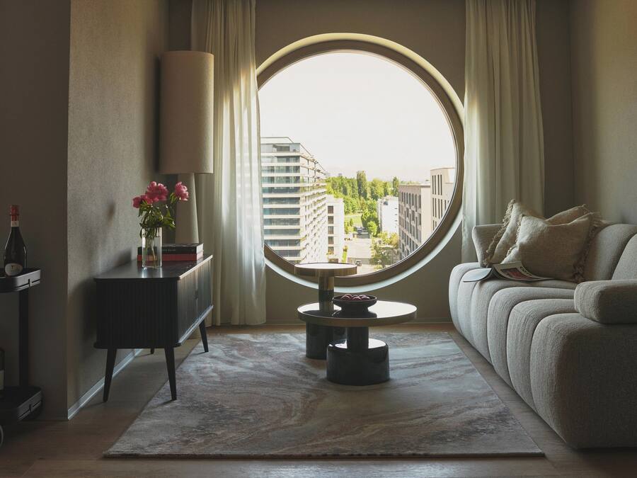 55-inch Smart TV with digital channels, TV, Netflix