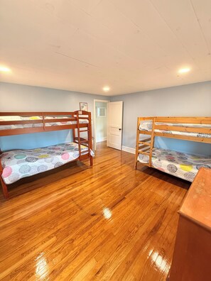 4 habitaciones, cuna de viaje, wifi y ropa de cama