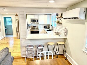 Kühlschrank, Mikrowelle, Geschirrspüler