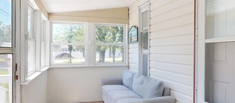 Low Tide Estate - [1BD, 1BA, POOL]