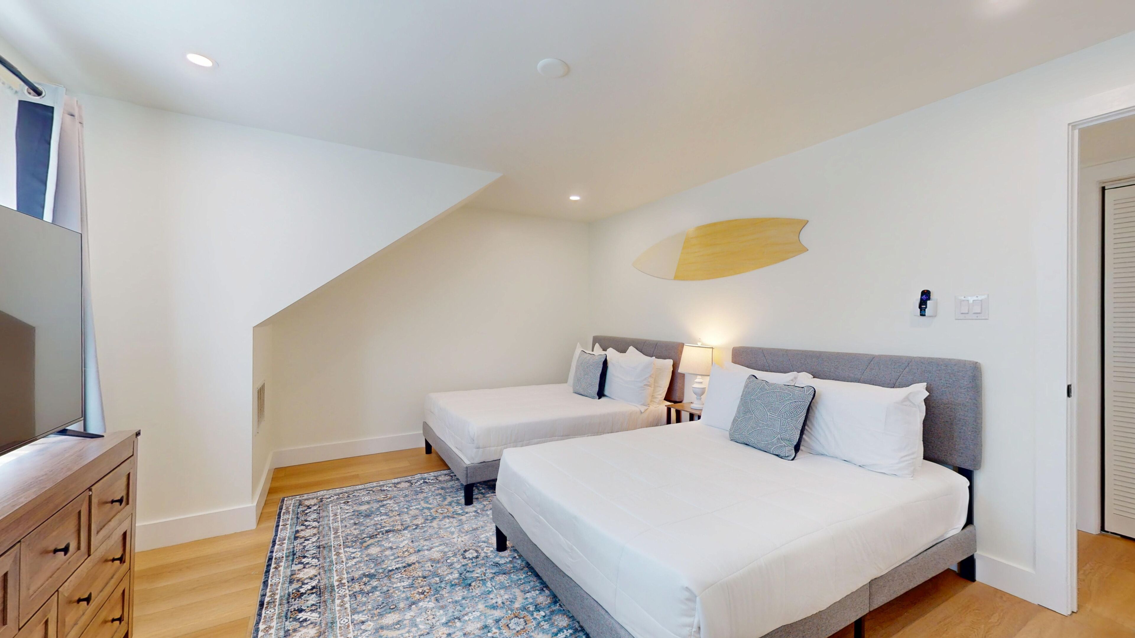 3 bedrooms, bed sheets