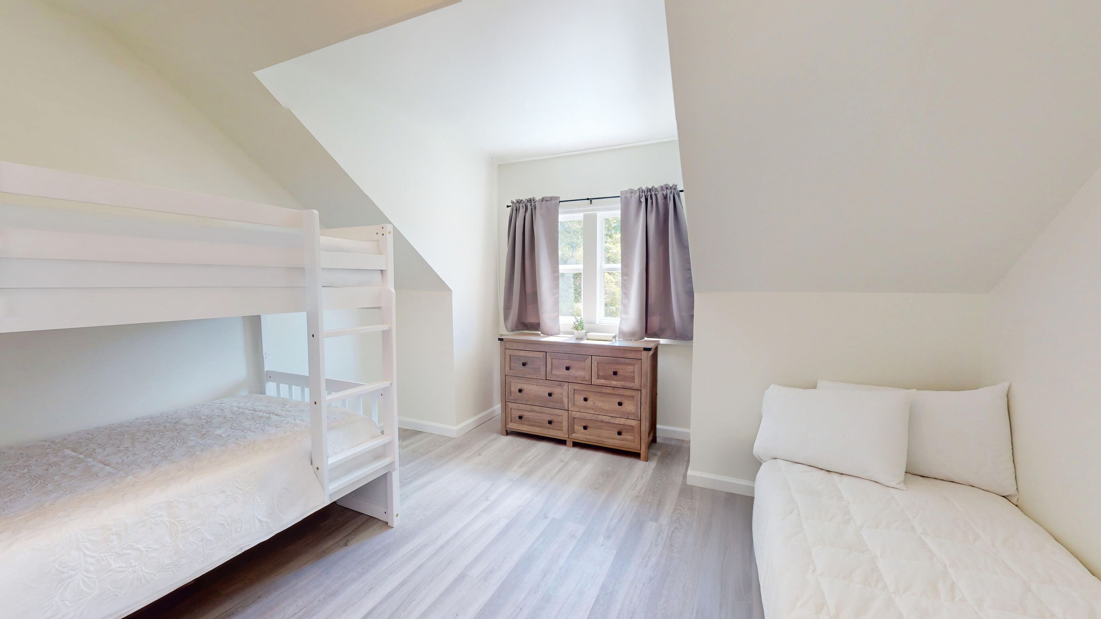 2 間睡房、床單