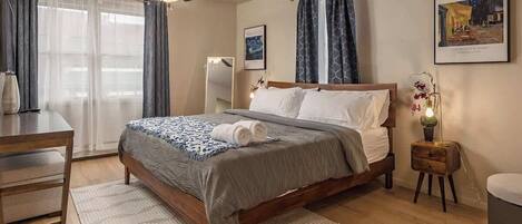 Iron/ironing board, free WiFi, bed sheets