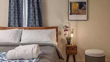 Iron/ironing board, WiFi, bed sheets