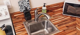 Downtown Deco Queen Studio