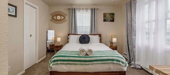 Downtown Deco Queen Studio - Historic Downtown