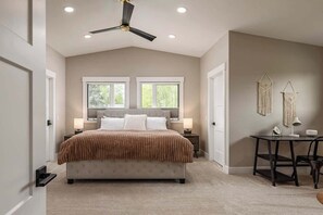 4 bedrooms, iron/ironing board, WiFi, bed sheets