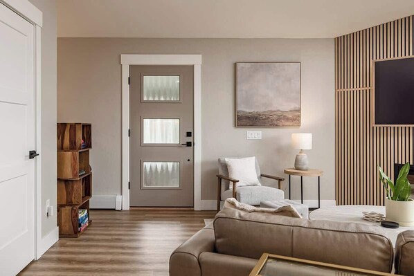 TV, fireplace, offices