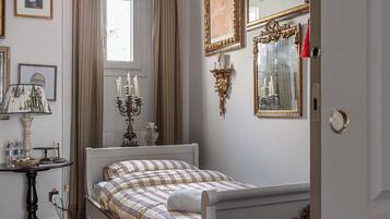 1 chambre, fer et planche Ă repasser, Wi-Fi, draps fournis