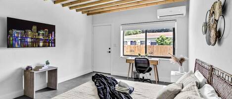 Iron/ironing board, free WiFi, bed sheets