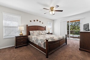 4 bedrooms, desk, iron/ironing board, travel crib