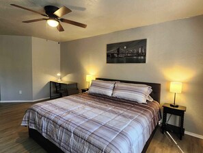 2 bedrooms, desk, iron/ironing board, free WiFi