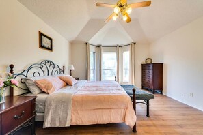 4 bedrooms, iron/ironing board, free WiFi, bed sheets
