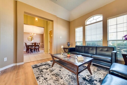 Spacious 4-bedroom house centrally located in DFW with all necessary amenities