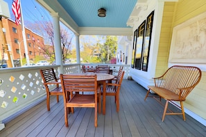 Outdoor dining - Samuel Sewall Inn (Brookline)