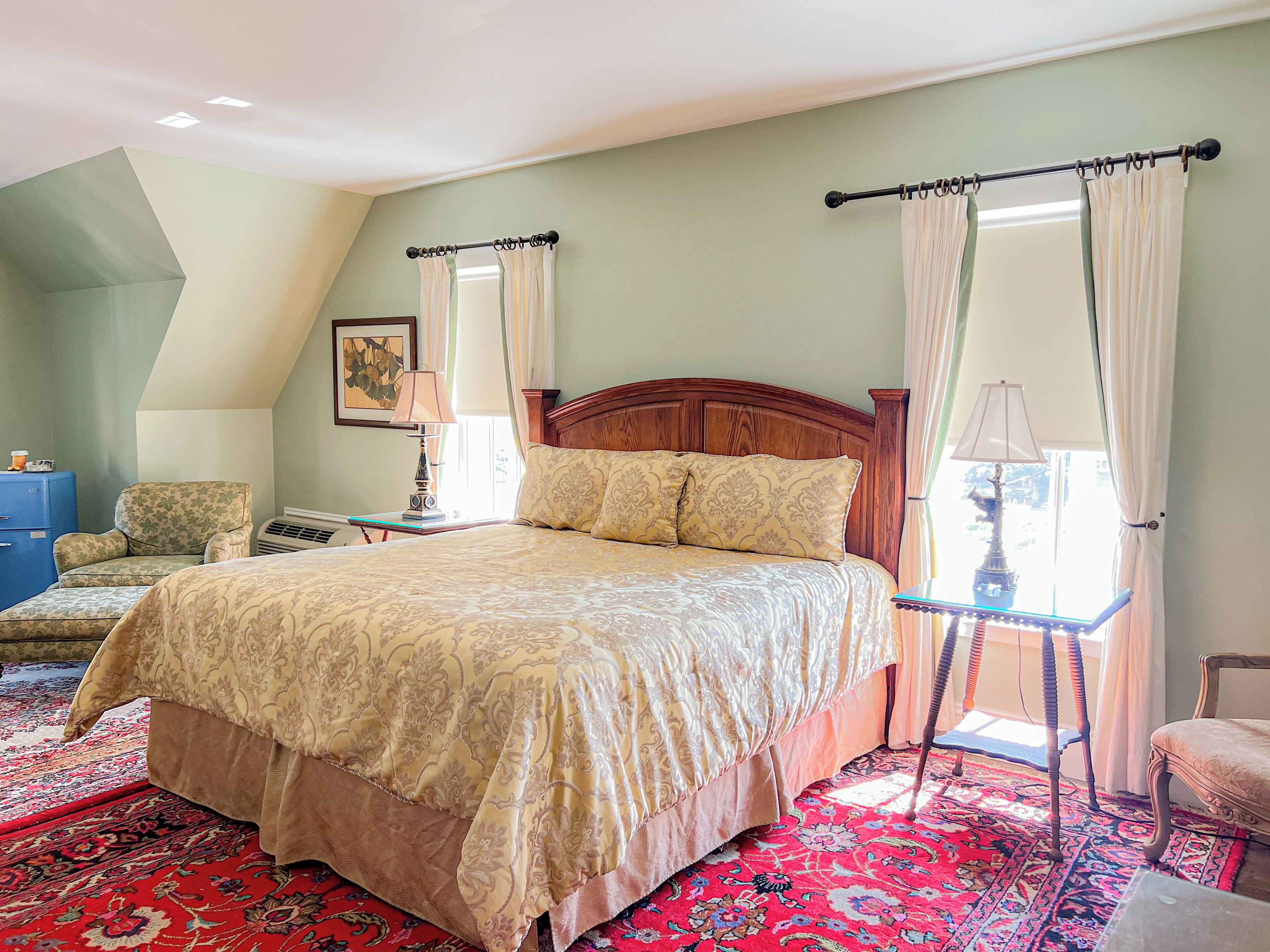 Junior Suite, City View | Laptop workspace, blackout drapes, iron/ironing board, free WiFi