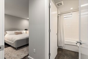 2 dormitorios, tabla de planchar con plancha, wifi y ropa de cama