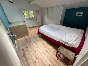 Room - Quiet 7-bedroom family home by the river (Léognan)