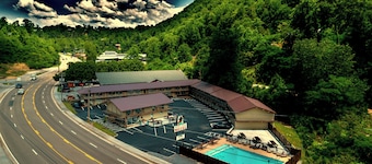 Sleepy Bear Motel