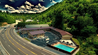 Sleepy Bear Motel
