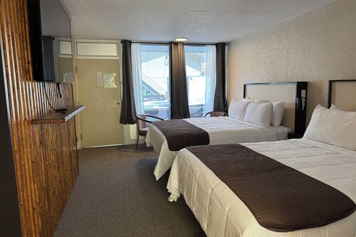 Chambre Confort, 2 grands lits, vue sur le fleuve | Accès au Wi-Fi (inclus)