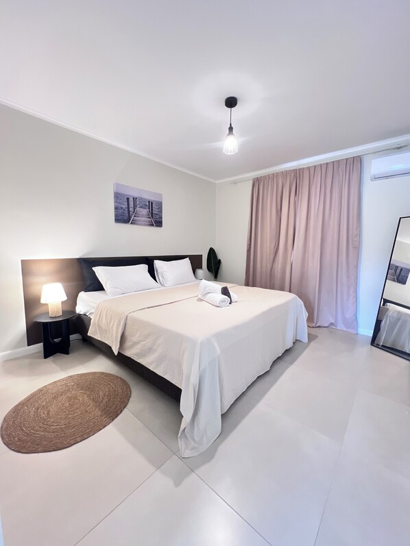 2 chambres, fer et planche à repasser, Wi-Fi, draps fournis