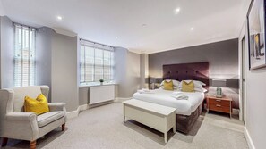 2 chambres, fer et planche à repasser, lit parapluie, Wi-Fi gratuit