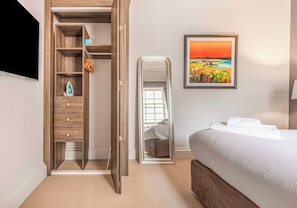 1 chambre, fer et planche à repasser, lit parapluie, Wi-Fi gratuit