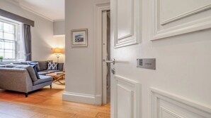 Interior - Experience Luxury Living at Blythswood Apartments, West George Street, Glasgow. (Glasgow)