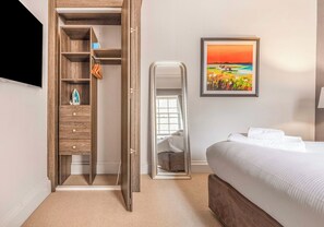 1 chambre, fer et planche à repasser, lit parapluie, Wi-Fi gratuit