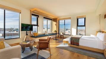 Suite, 1 Bedroom, Hearing Accessible (King) | Premium bedding, minibar, in-room safe, blackout drapes