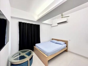 1 chambre, fer et planche à repasser, Wi-Fi, draps fournis