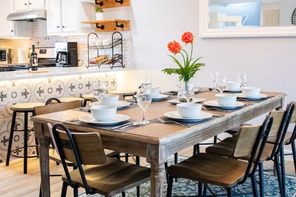 House, 5 Bedrooms, Courtyard View | Dining room