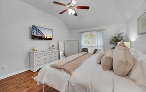 3 chambres, fer et planche à repasser, Wi-Fi gratuit, draps fournis