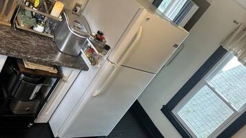 Microwave, dishwasher