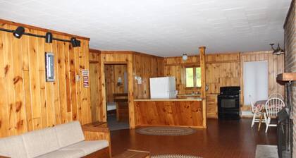 Beach - Family & Pet Friendly - Adirondack Cabin