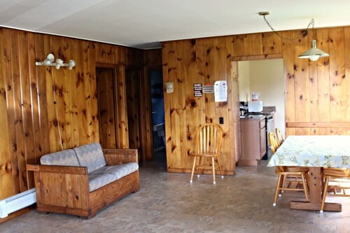 Lakefront-Family & Pet Friendly-Adirondack Cabin